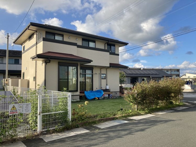 お庭の一部を駐車場へリフォーム　三協アルミ　カーポートアゼスト