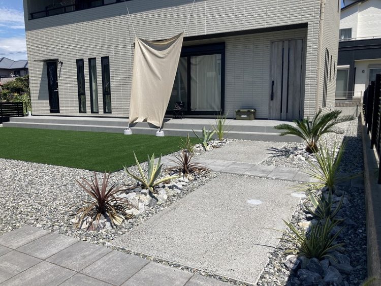 ハマニグリーンパーク　Ｍ様邸　一発洗い出し仕上げ　アプローチ