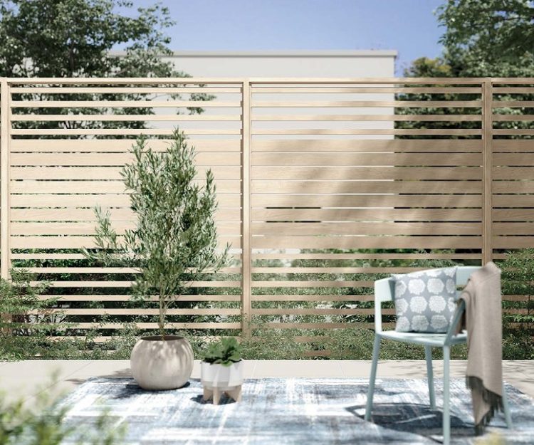 高級感ある目隠しフェンスでおしゃれにプライバシーを守りましょう