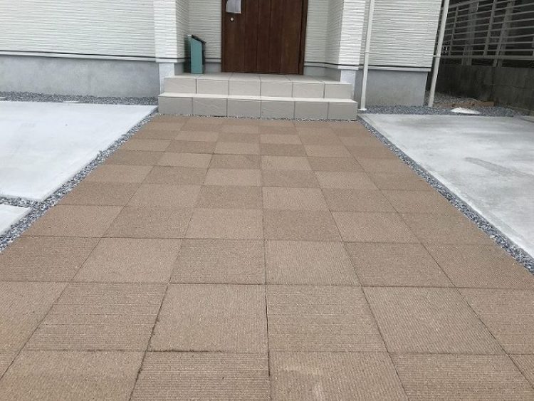 ＴＯＹＯ　ファンダペイブ浜北区Ｏ様邸　アプローチ