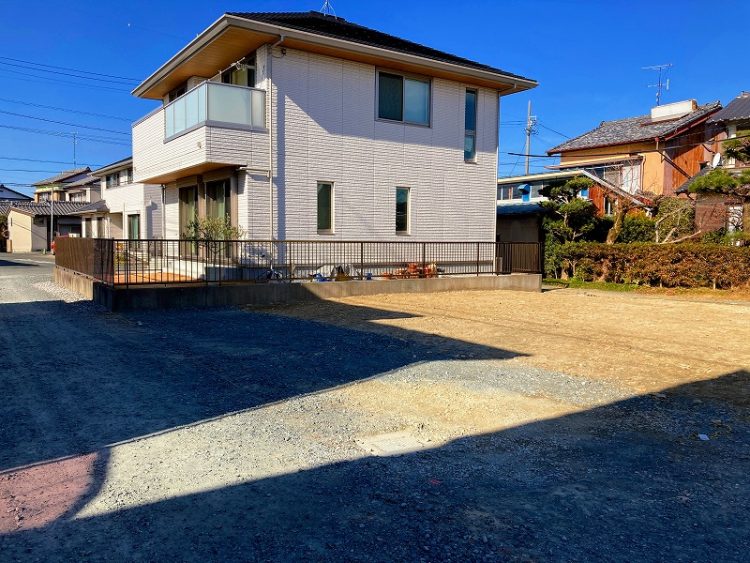 外周をグルっと板張りフェンス！　施工例