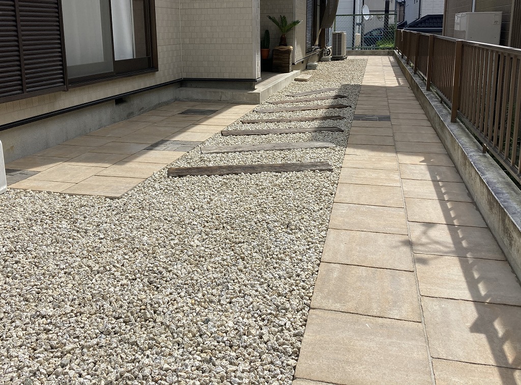 天然石のような風合いの舗装材、ユニソン：バレリアを使ったリフォーム工事のご紹介