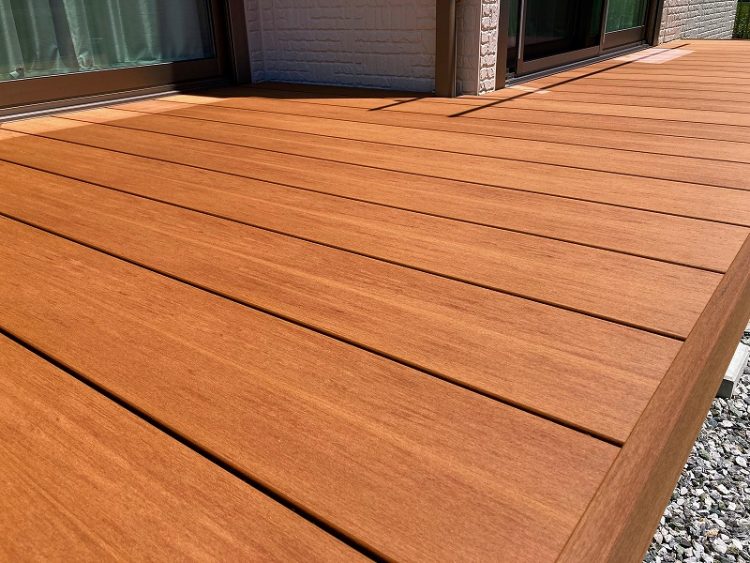 ヴィラウッド　床板アップ