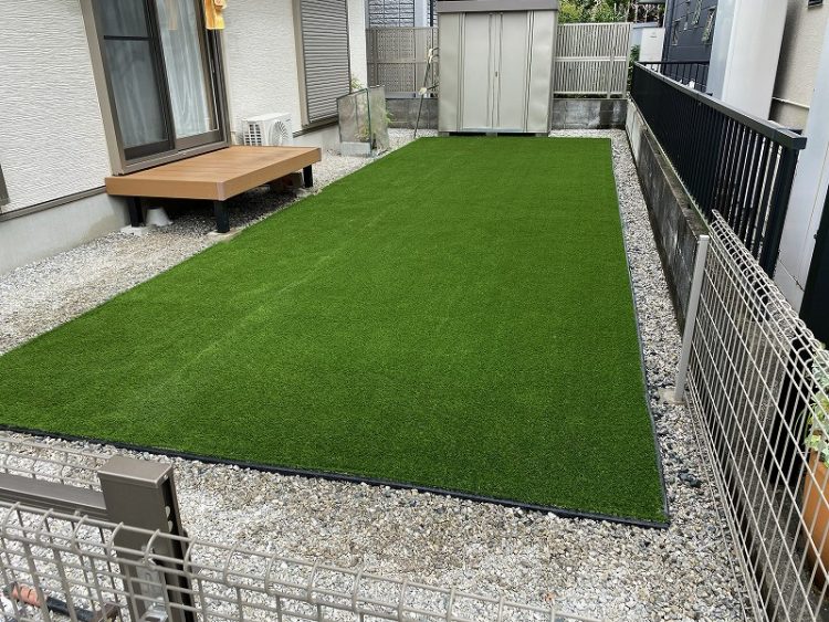 天然芝から人工芝へリフォーム（施工後①）