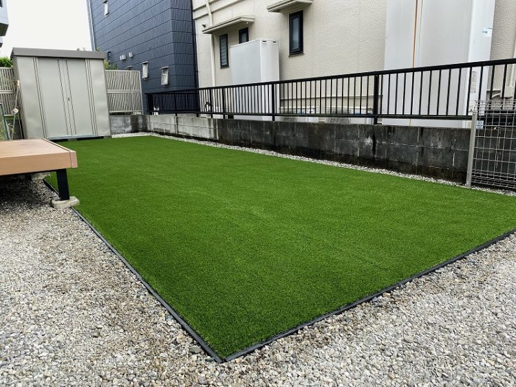 天然芝から人工芝へリフォーム（施工後②）