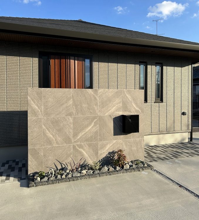 大判タイル門柱_新築外構