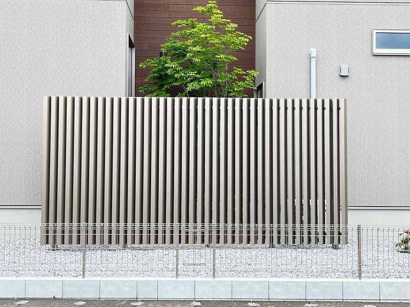 外構で差をつける！グレーの家（外壁）に映えるおすすめアイテム7選