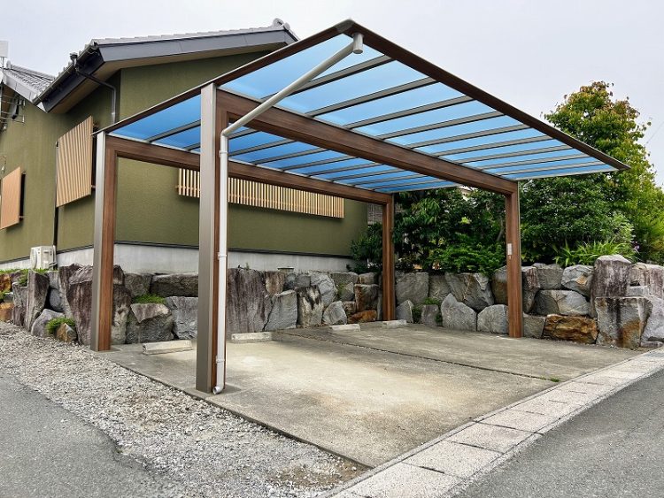 木目調フレームが美しいカーポート スカイリード 浜松市浜名区S様邸
