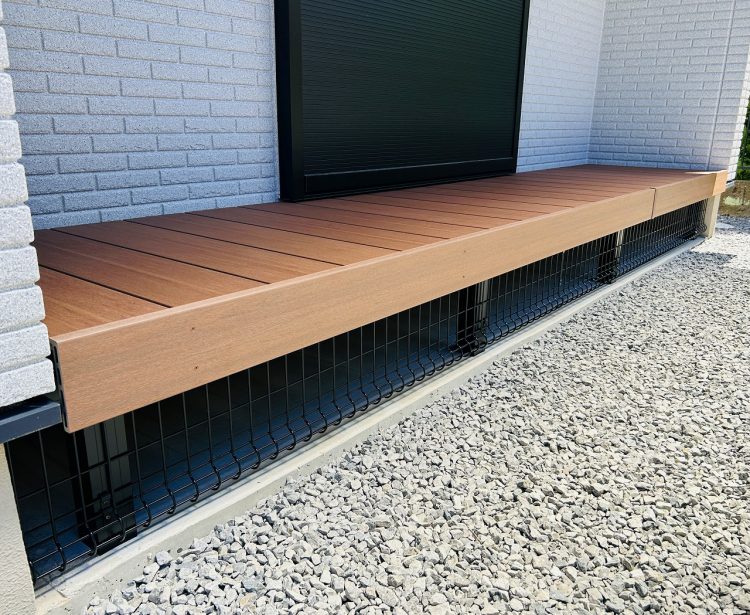 人工木デッキ ヴィラウッド エクステリア