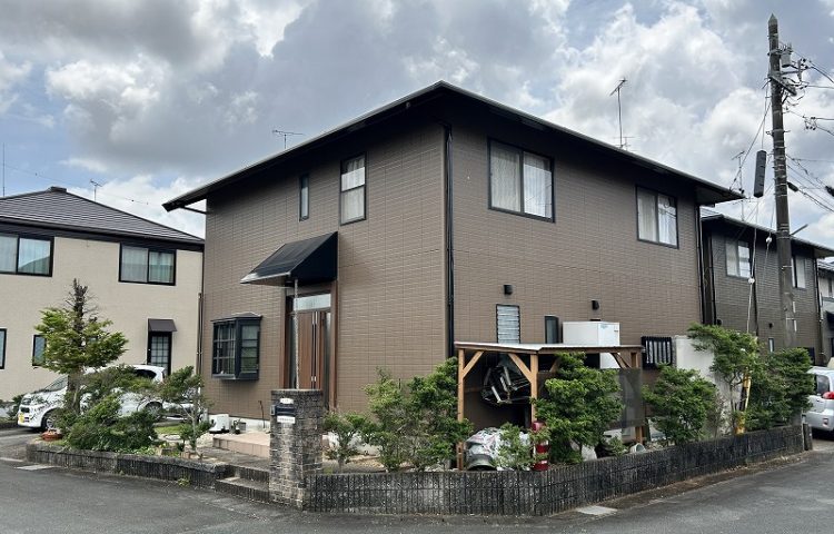 玄関アプローチを一新!プライバシーを守り、使い勝手の良い外構リフォーム工事