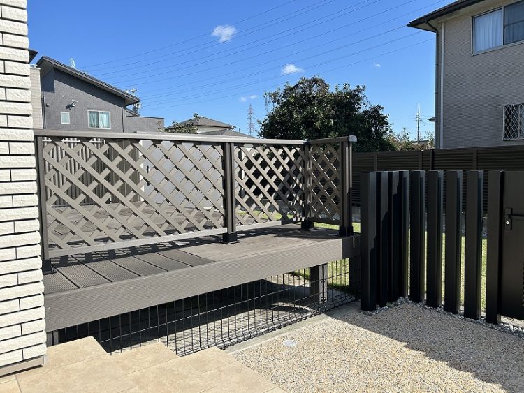 デッキ上ラチスフェンス