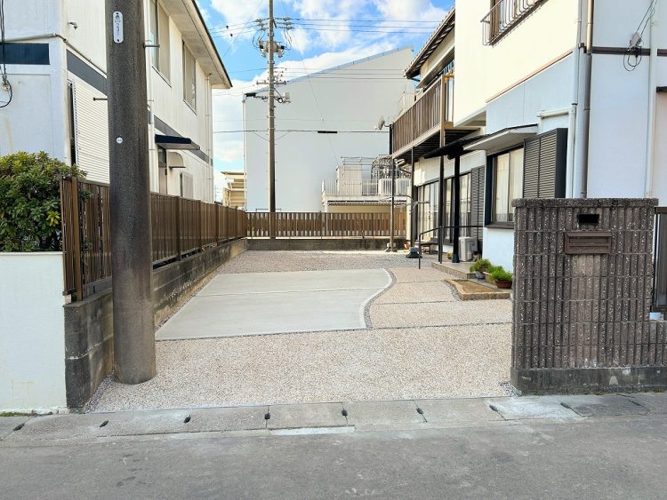 木を抜根して駐車場へリフォーム　磐田市I様邸