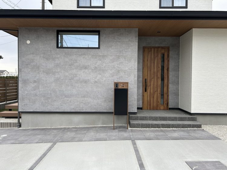 機能門柱 フレムスBasicを用いたシンプルモダンな新築外構　浜松市中央区Ｋ様邸