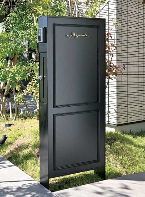 機能門柱「ドライウォールⅡレトロモダン」で叶える上質なファサード空間