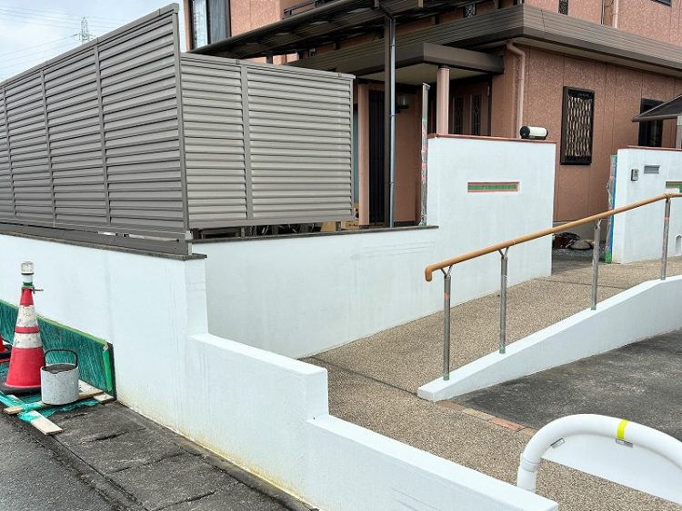 ジョリパット塀のひび割れ・剥がれ・汚れを補修　浜松市外構リフォーム施工例