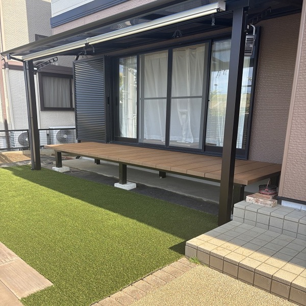 テラス屋根完成（植栽なし）