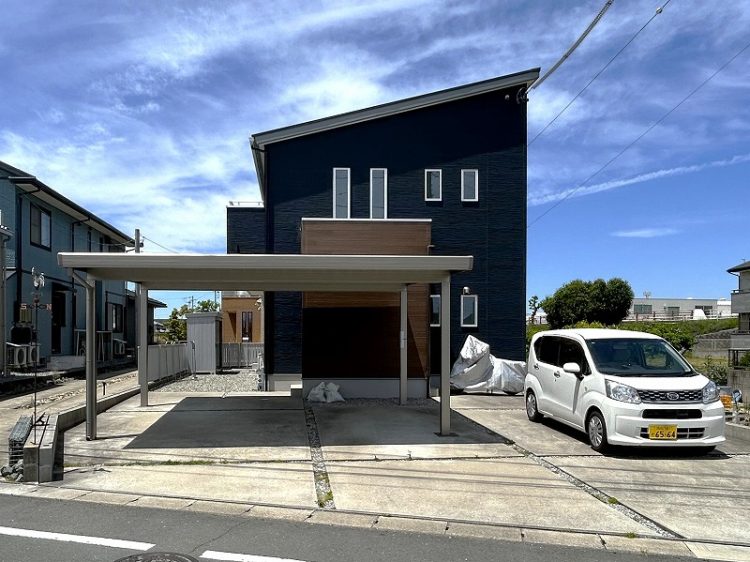 強度・耐久性のある折半カーポート　浜松市浜名区Ｓ様邸