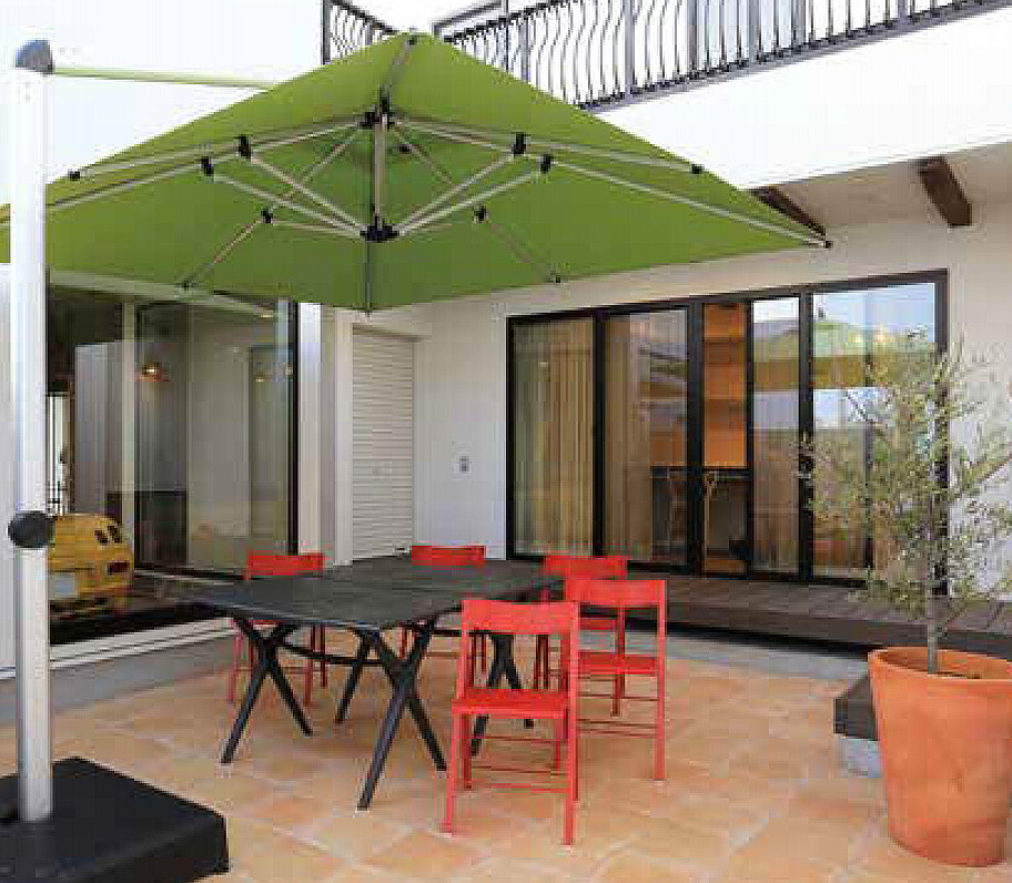 大型パラソルの紹介です