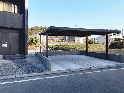 スタイリッシュなブラックのカーポートを施工しました　浜松市浜北区