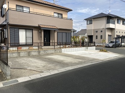 磐田市外構リフォーム工事　ブロックを解体して駐車場を広げました。