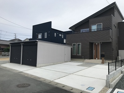 ガレージのあるエクステリアをご紹介します。袋井市