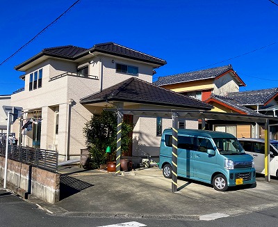 雨でも濡れずに玄関まで入れるルーフ、カーポート「U.スタイル　アゼスト」を設置　浜松市