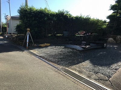 砂利敷きの駐車場のリフォーム工事のご紹介　浜松市北区