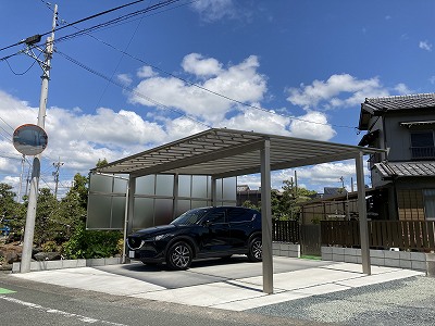 駐車場を拡張して耐風性能に優れたカーポート スカイリードＺを設置しました。浜松市