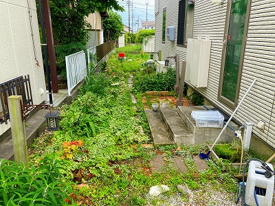 お勝手口のサービスヤードを雑草対策として舗装しました　浜松市