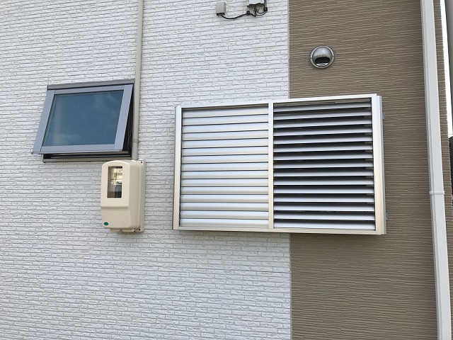 ル－バーフェンス（窓用）施工例