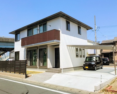 すっきりカーポート／目隠しフェンス　新築外構工事施工例　浜松市